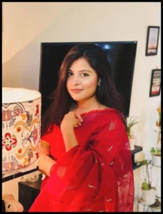 Kashfia Chowdhury in red sari