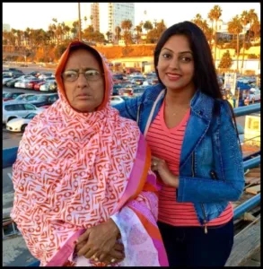 Nipun Akter with her mom